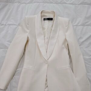 Zara Women's Elegant Off-White Blazer